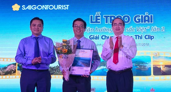 Cérémonie de remise de prix du concours de photo, vidéo et d écriture Savourer le Vietnam