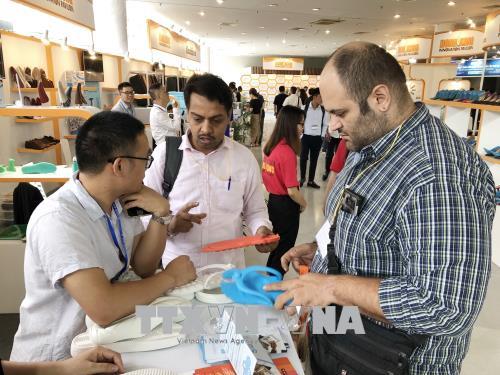 Ouverture de la foire-expo internationale du cuir et des chaussures à Hô Chi Minh-Ville