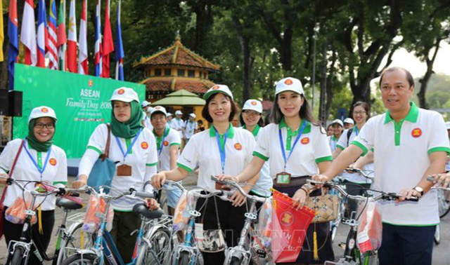 Diverses activités à la Journée de la famille de l ASEAN à Hanoi
