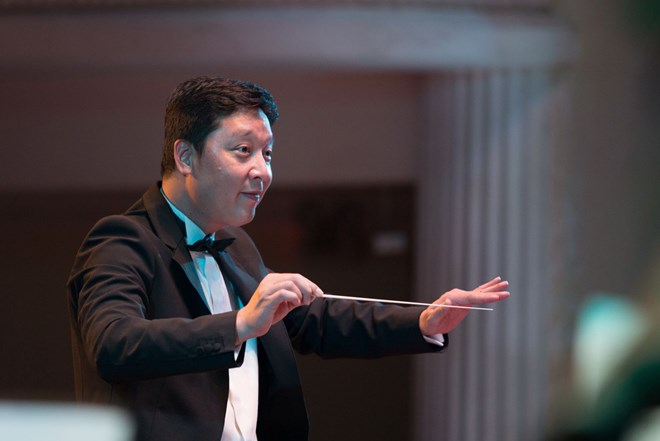 Le chef d orchestre Le Phi Phi va diriger le concert des œuvres de Bach le 9 août