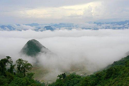 Réveiller les potentiels touristiques de Lung Van à Hoa Binh