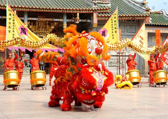 Da Nang des troupes de danse du lion célèbreront le festival de la mi-automne