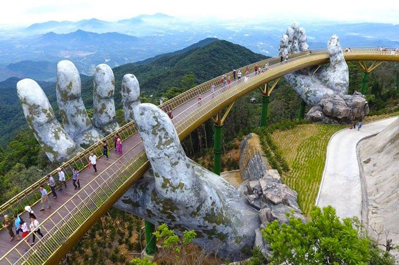 The Guide Awards 2018  le pont d’or Ba Na Hills - Da Nang remporte le prix spécial