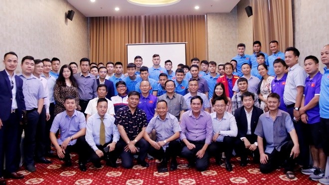 AFF Suzuki Cup 2018  L ambassadeur vietnamien au Laos encourage l’équipe du Vietnam