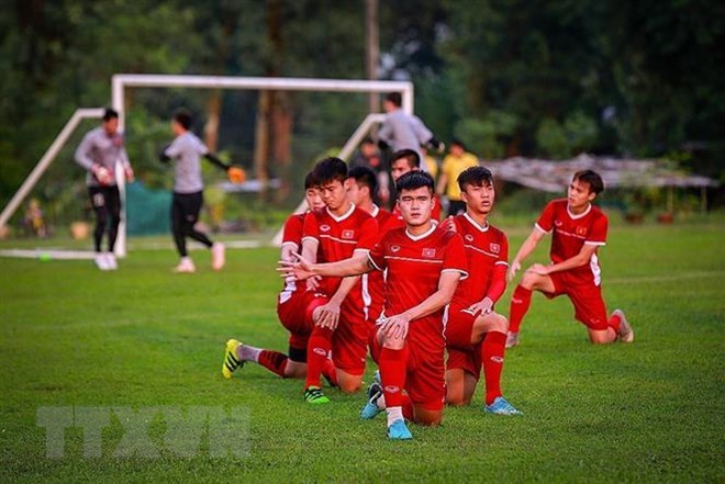AFF Suzuki Cup 2018  l ambassadeur du Vietnam au Myanmar encourage la sélection nationale