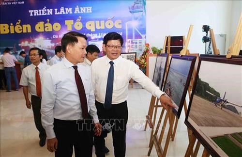 Exposition photographique «La mer et les île de la Patrie »