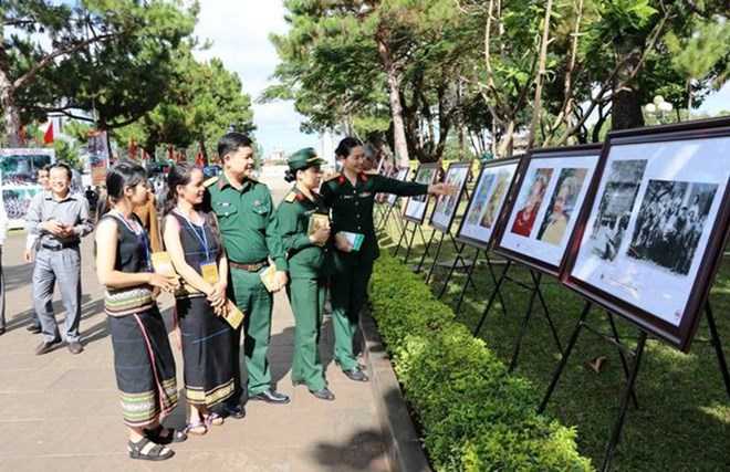 Exposition de photos sur le peintre Xu Man