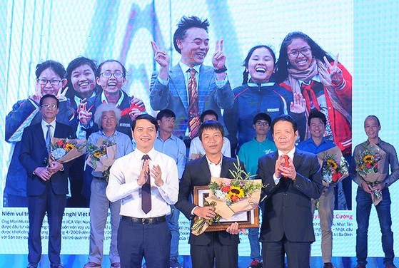 Remise des prix du concours photographique sur l’amitié Vietnam-Japon