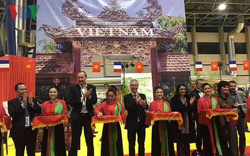 Promotion culturelle et touristique du Vietnam à la Foire de Grenoble