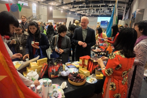 Promotion de la culture vietnamienne à la Winternational Embassy Showcase