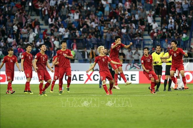 Asian Cup 2019 le PM et les médias étrangers célèbrent la victoire du Vietnam