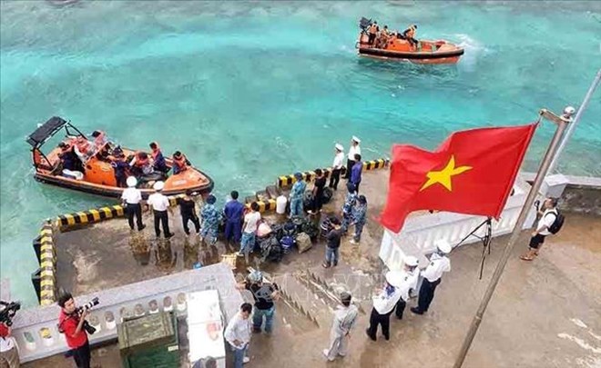 Des cadeaux pour les soldats en poste sur l île Sinh Ton Dong