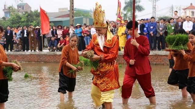 Phu Tho un festival rend hommage aux contributions des rois Hung dans l agriculture