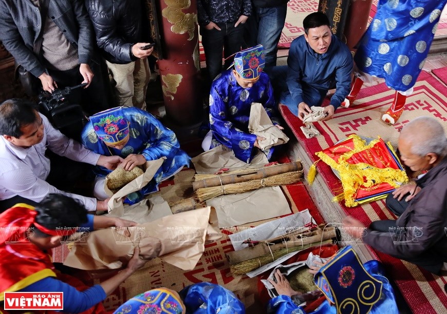 Concours de cuisson de riz au village de Thi Cam