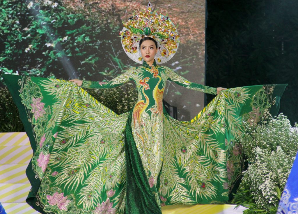 L’áo dài dans toute sa splendeur