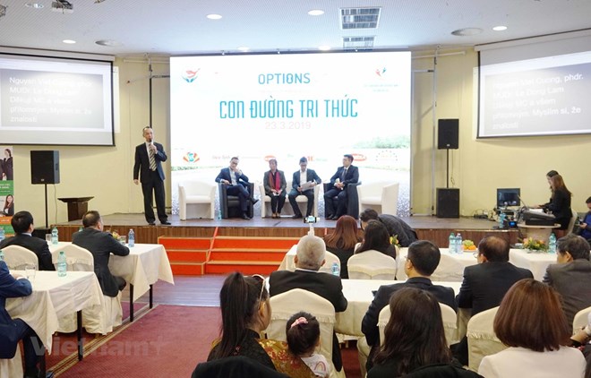 La voie des connaissances oriente l’avenir des jeunes vietnamiens en R tchèque