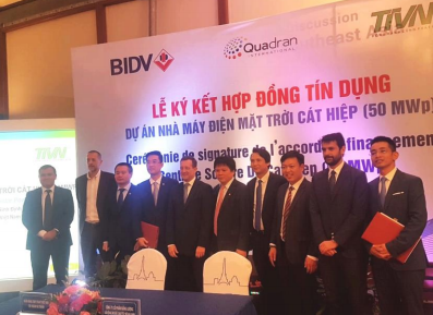 Signature de l’accord de crédit du projet d’énergie solaire de Cat Hiep