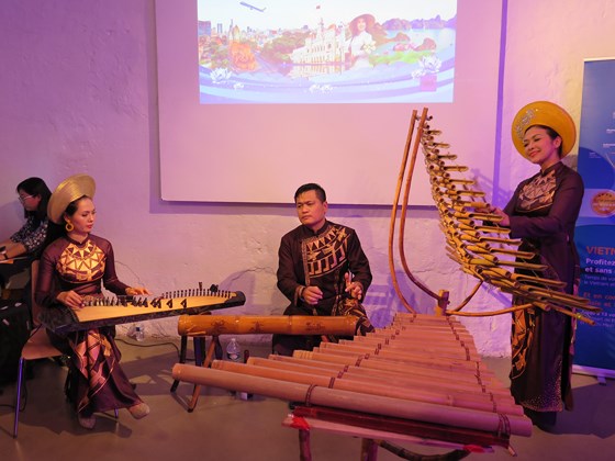 Promotion du tourisme de HCM-Ville en France