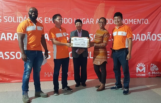 La coentreprise de Viettel au Mozambique soutient les habitants après le typhon Idai