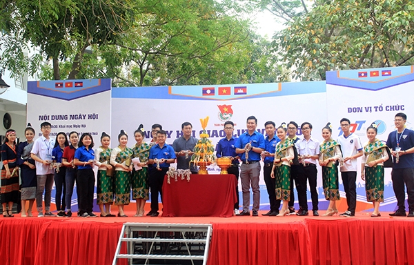 Journée de l’échange culturel Vietnam - Laos - Cambodge