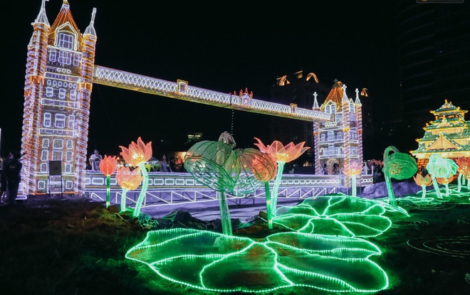 La première Fête des lumières à Hô Chi Minh-Ville