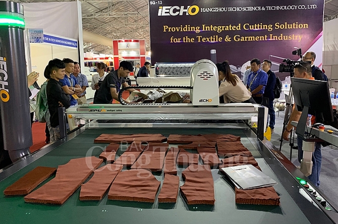 Une exposition internationale du textile-habillement s’ouvre à Hô Chi Minh-Ville