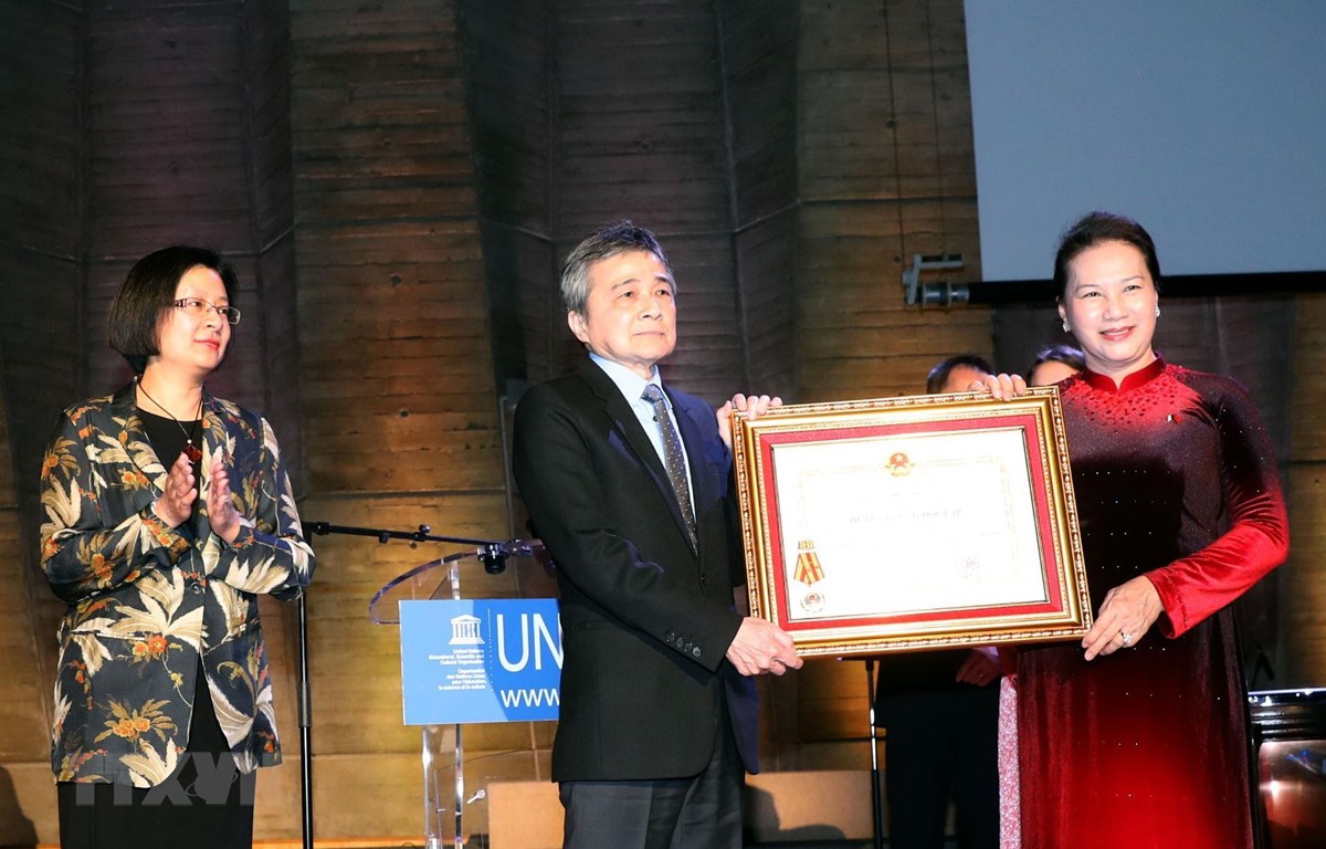 La présidente de l’AN Nguyên Thi Kim Ngân rencontre la communauté vietnamienne en France
