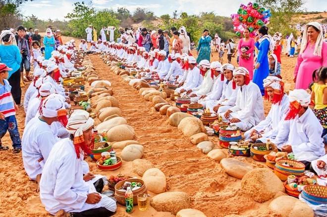 Les Cham fêtent leur Nouvel An Ramuwan à Binh Thuan