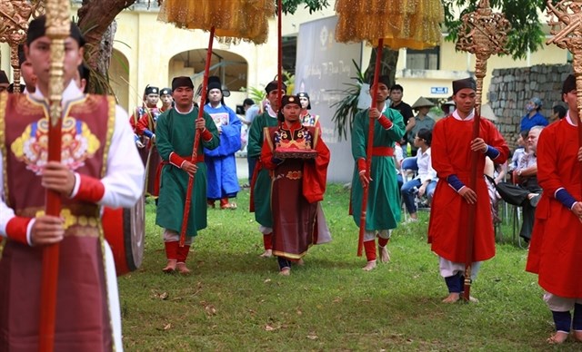 Un rituel séculaire du festival Doan Ngo reconstitué à Hanoi