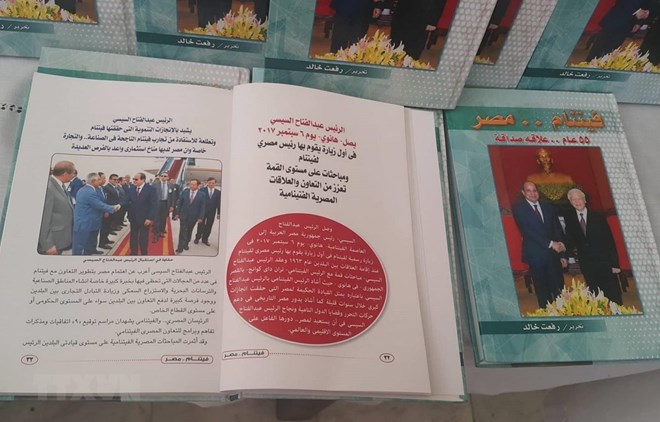 Lancement d un livre sur les relations entre le Vietnam et l Egypte en arabe