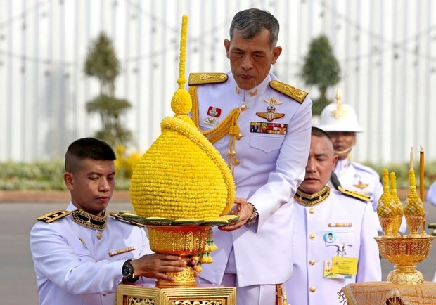 Maha Vajiralongkorn couronné roi de Thaïlande