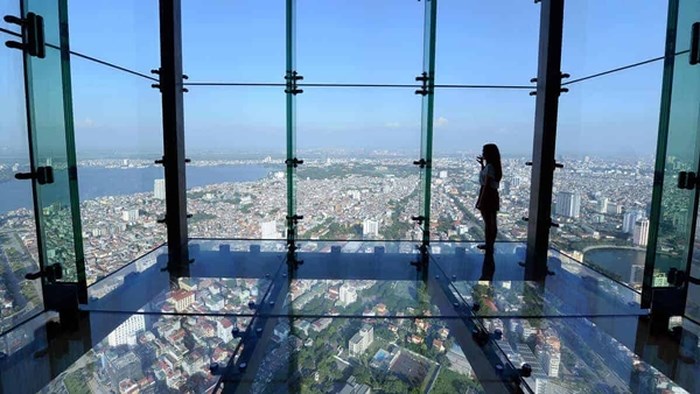 Un journal britannique loue l observatoire Sky Walk Hanoï