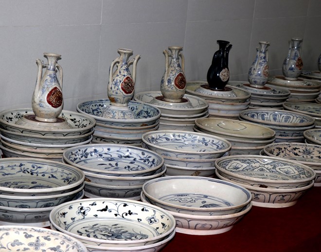 Des trésors d anciennes épaves exposés à Quang Ngai