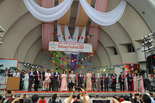 Le Festival du Vietnam haut en couleur au Japon