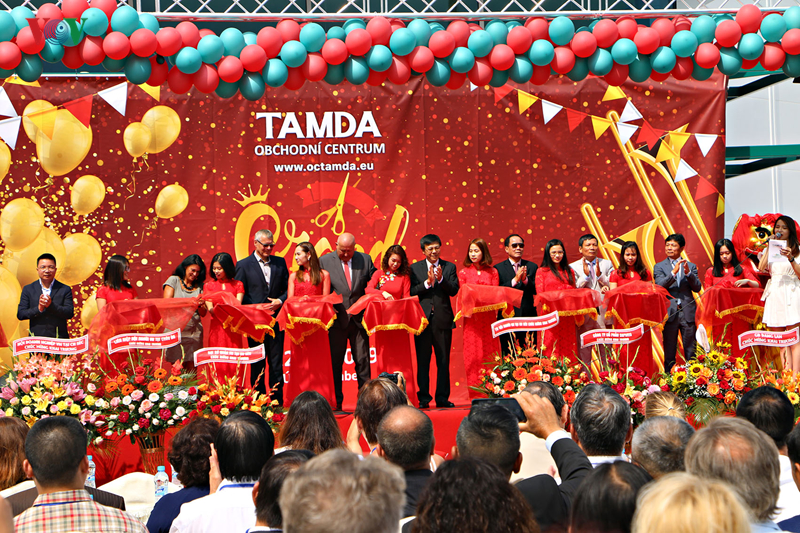 Usti nad Labem R tchèque  inauguration d un centre commercial d une entreprise vietnamienne