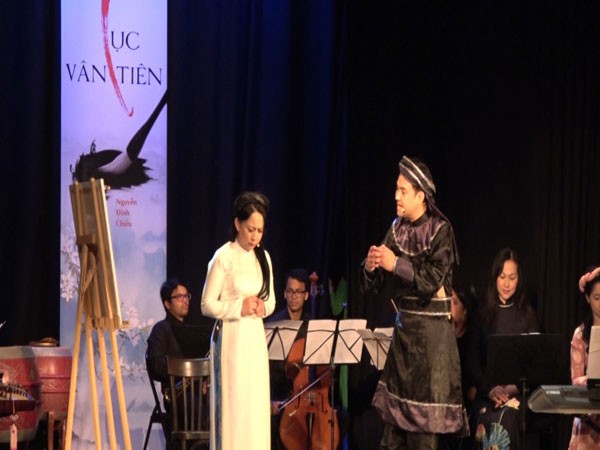 Représentation d’une pièce du cai luong à Paris