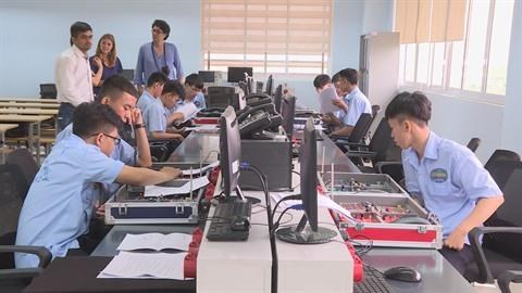 Aide française à la formation professionnelle à l école Lilama 2