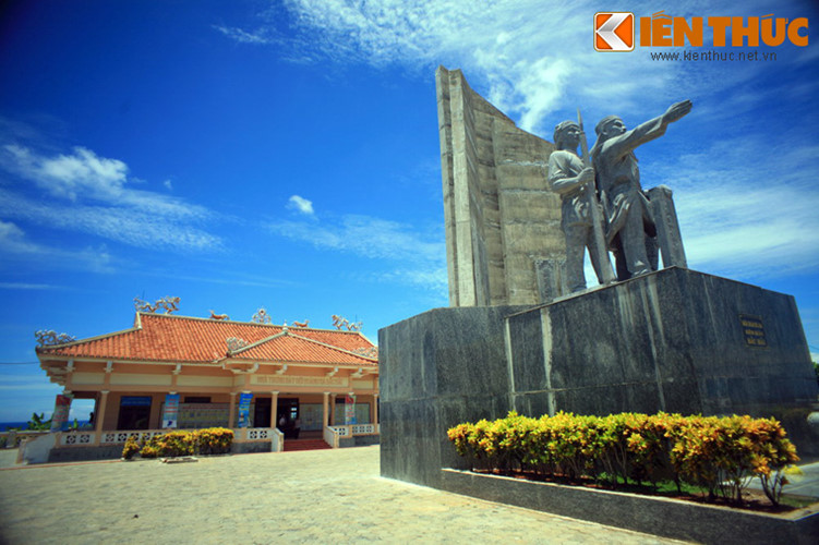 Découverte de documents et objets précieux sur la souveraineté maritime et insulaire du Vietnam