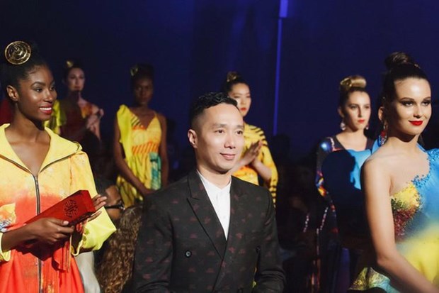 Des ao dai présentés à la New York Couture Fashion Week 2019