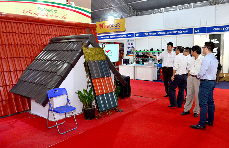 Ho Chi Minh-Ville Près de 900 entreprises à l’exposition Vietbuild 2019