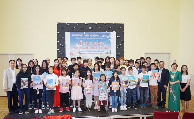 Cours de langue vietnamienne pour les jeunes Viêt Kiêu en République tchèque