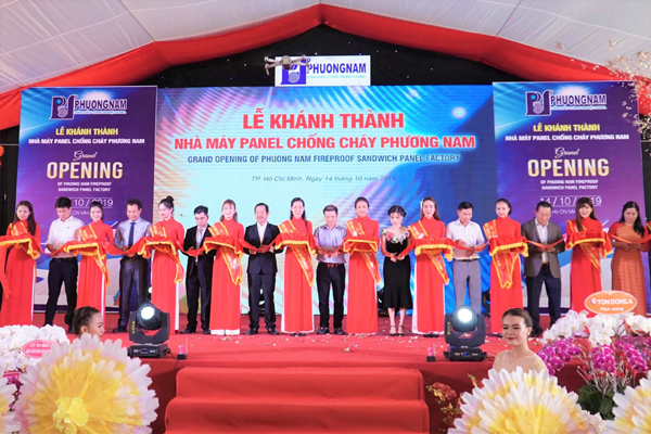 Inauguration d’une usine de panneaux ignifuges de 10 millions de dollars à Hô Chi Minh-Ville