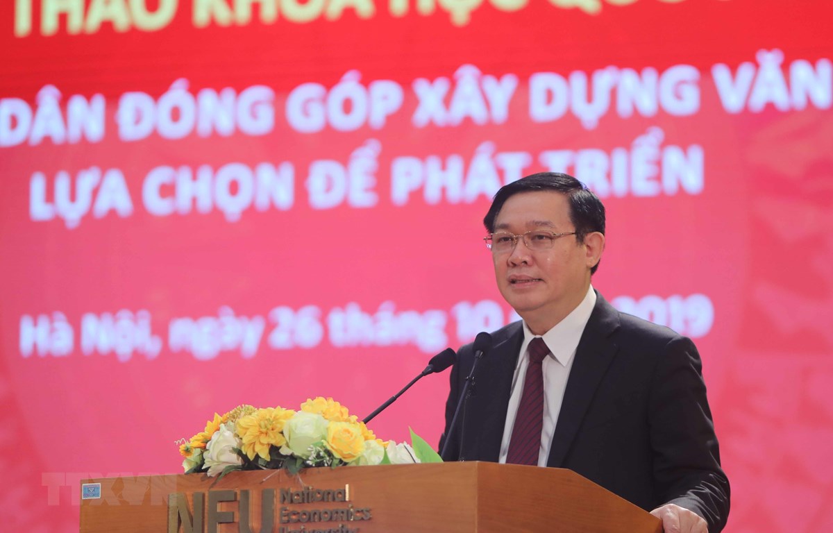 Le Vietnam doit trouver son propre chemin, dit le vice-PM Vuong Dinh Huê