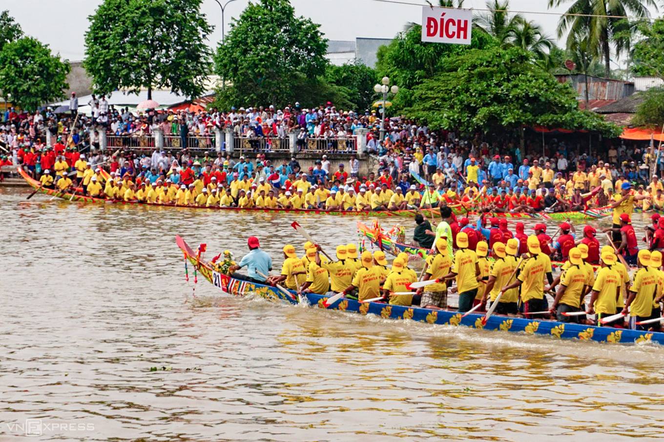 Course Ghe Ngo des Khmers du Sud-Ouest