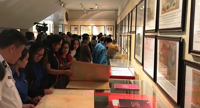 Une exposition sur Hoang Sa et Truong Sa à Kon Tum