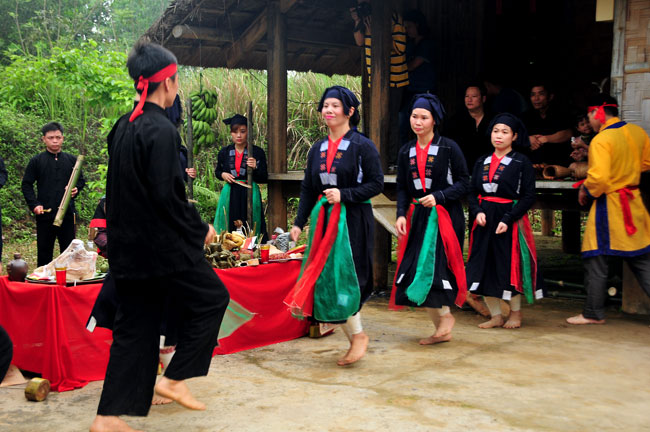 À la découverte de la danse «Tac Xinh» de l’ethnie San Chay