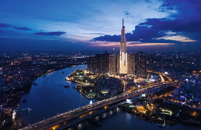 Forbes publie sa liste des 100 plus grandes sociétés publiques au Vietnam