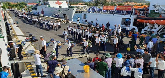 Des cadeaux du Têt en direction de Truong Sa