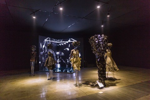 HCM-Ville Ouverture de l exposition Bloc silencieux de Nguyên Công Tri