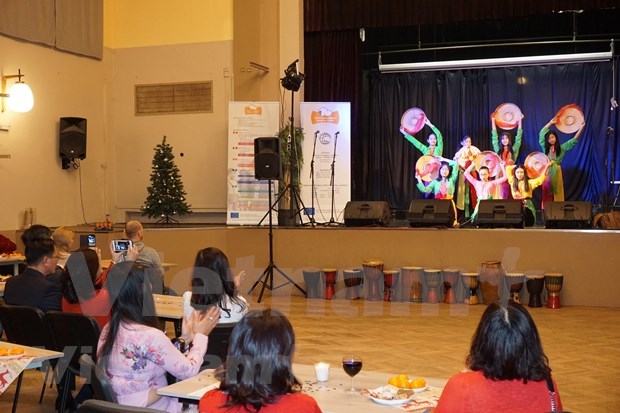 La culture vietnamienne présentée lors d un festival de Noël en R tchèque